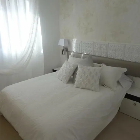 Infostays Maria Zambrano * Màlaga