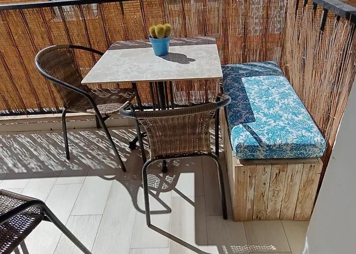 Infostays Maria Zambrano Apartmán *